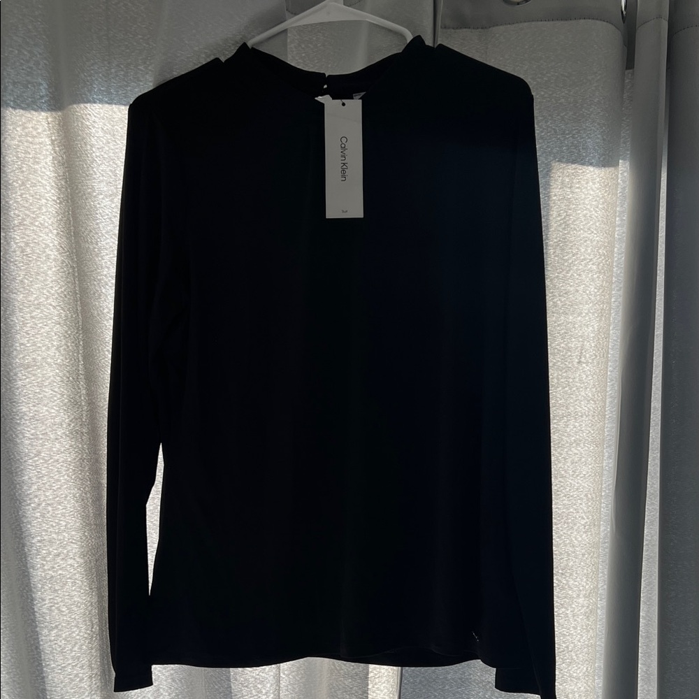 Calvin Klein Women's Elegant Black Long Sleeve Tee